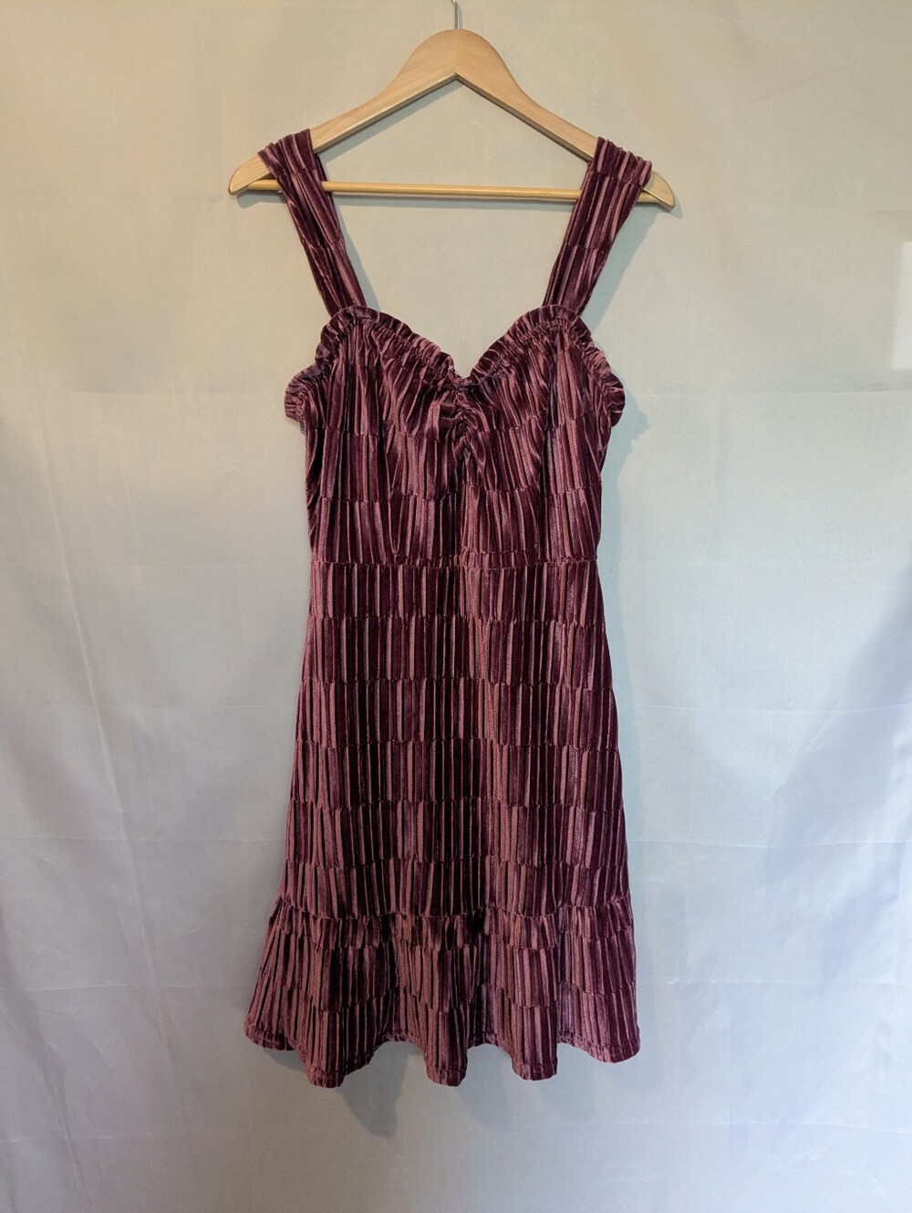 Betsey Johnson Velvet Knee Sheath Dress Ruffle Hem Rose Purple Large